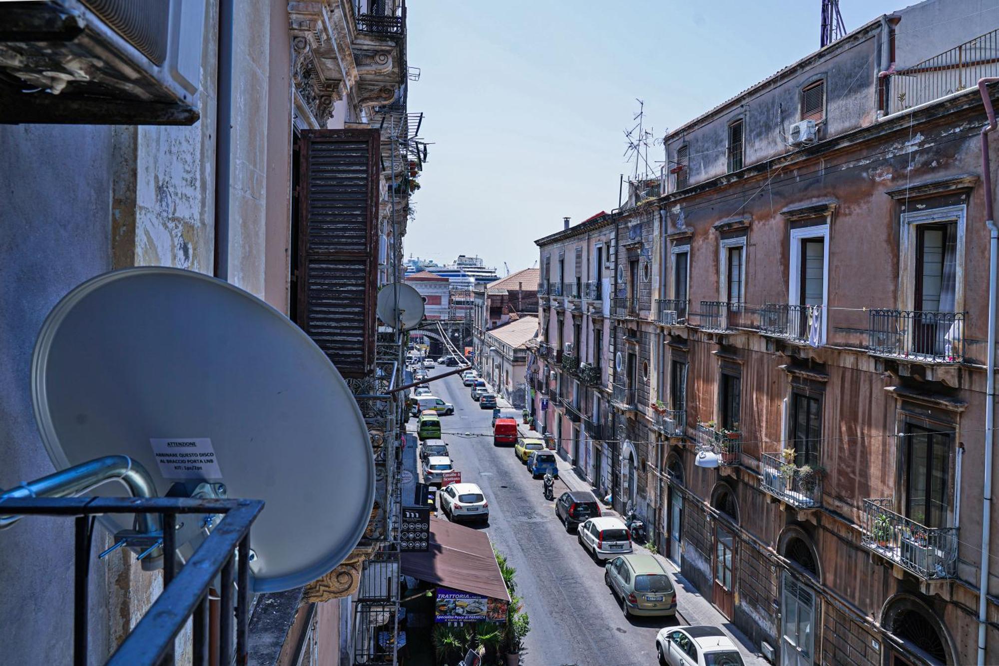 La Petite Suite Catania Exteriör bild