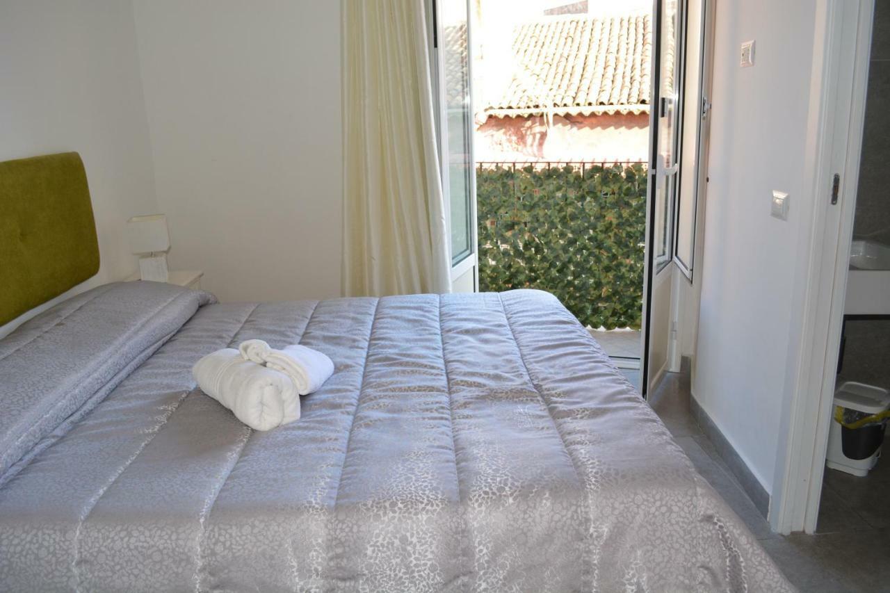 La Petite Suite Catania Exteriör bild
