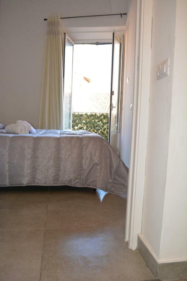 La Petite Suite Catania Exteriör bild